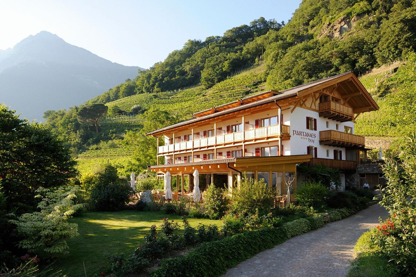 Hotel Garni Partaneshof Merano Exterior photo
